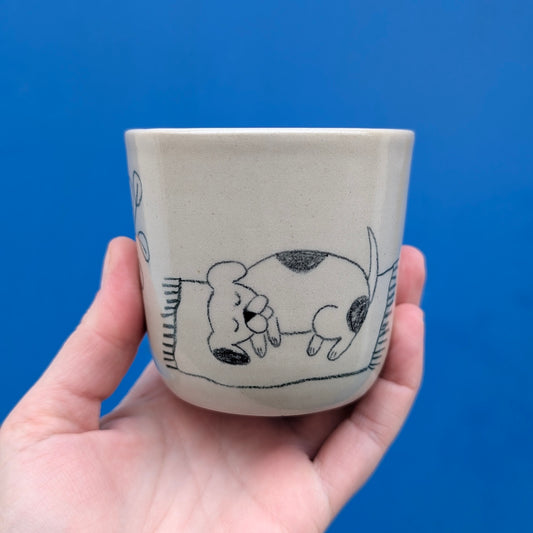 šálka psík spí_200ml