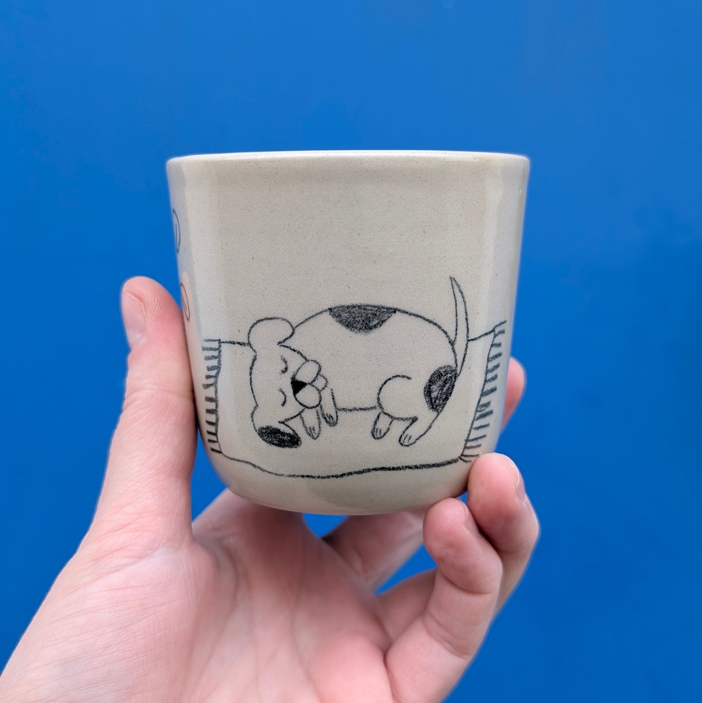 šálka psík spí_200ml