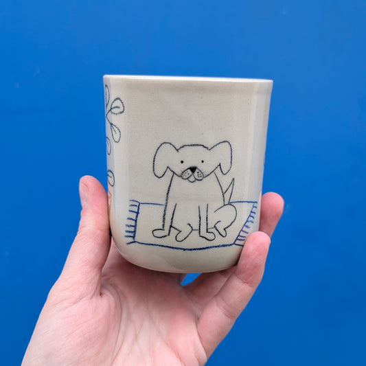 šálka psík na koberčeku_260ml