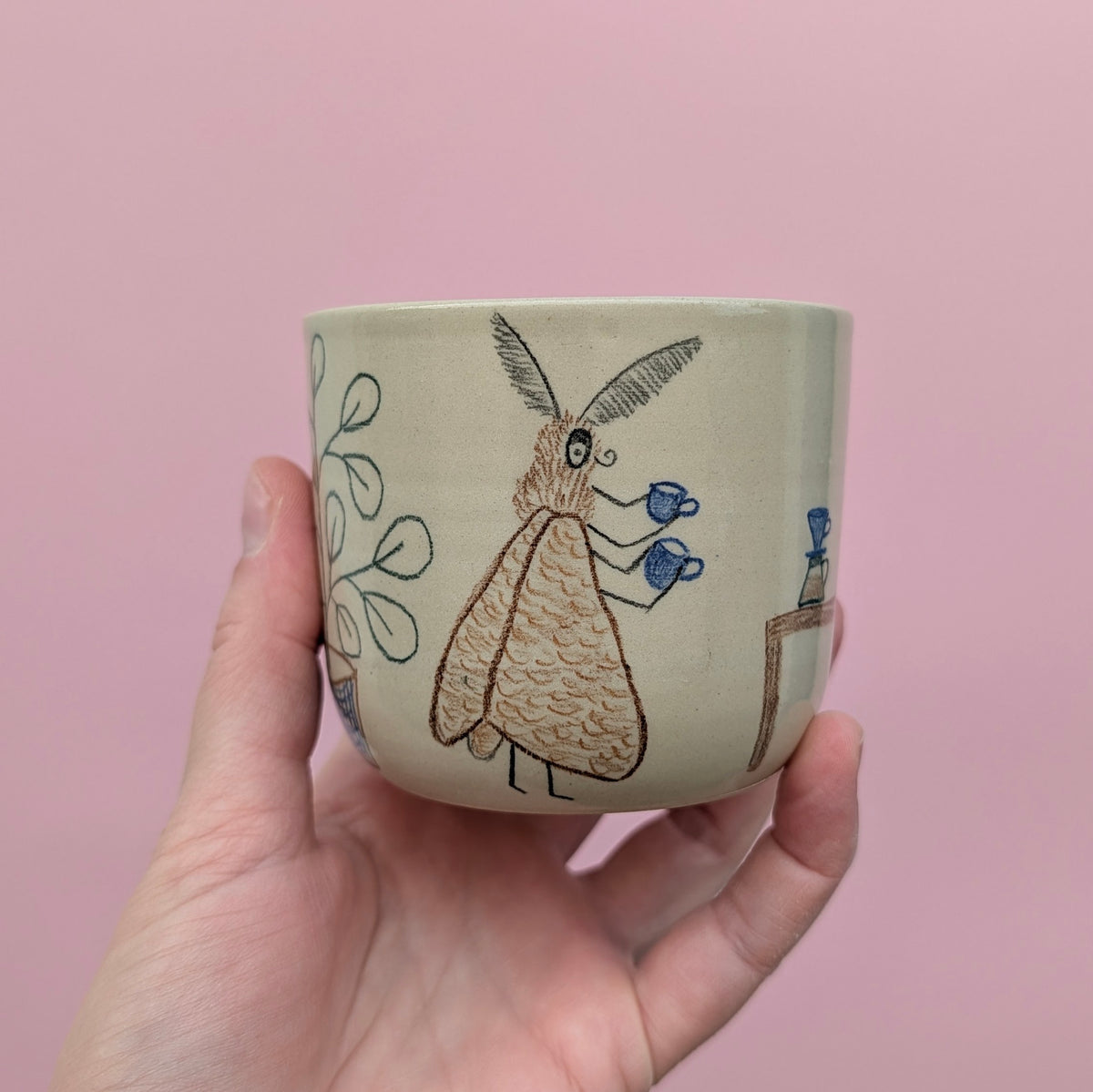 Šálka unavený nočný motýľ_250ml